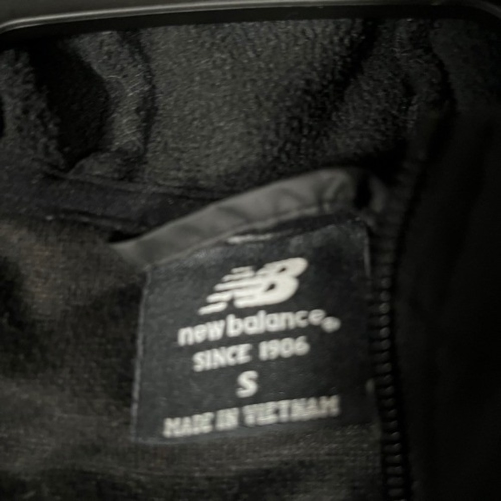 New Balance Womens Hybrid Puffer Jacket Black Hooded Full Zip Coat Size S - Picture 3 of 7